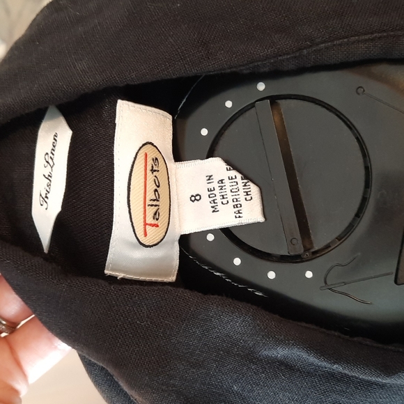 Linen blouse 🎉4 FOR $30🎉 - Picture 5 of 5